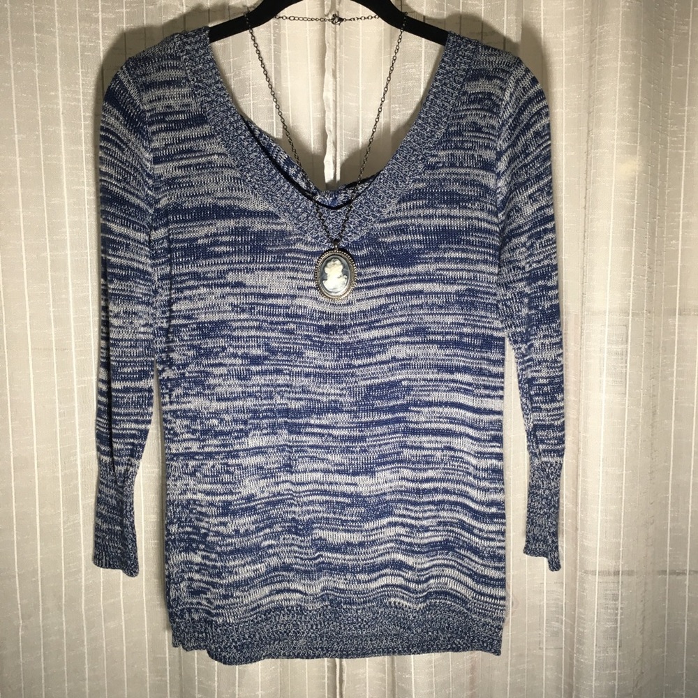 ❄️SALE❄️ TULLE bow in back sweater